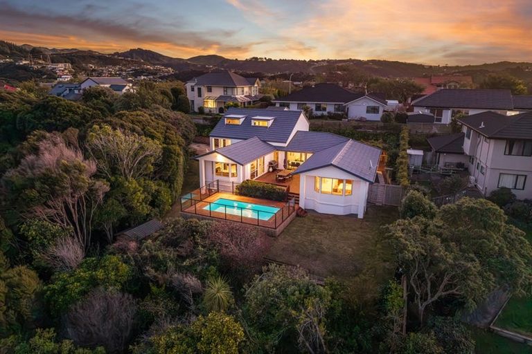 Photo of property in 23 Samwell Drive, Whitby, Porirua, 5024