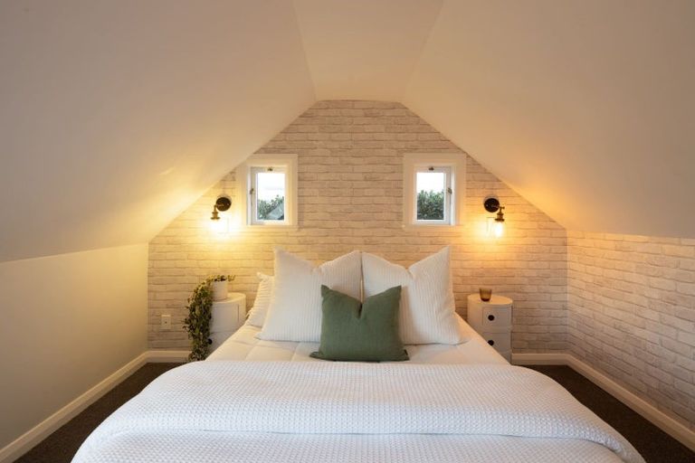 Photo of property in 15 Selwyn Terrace, Thorndon, Wellington, 6011