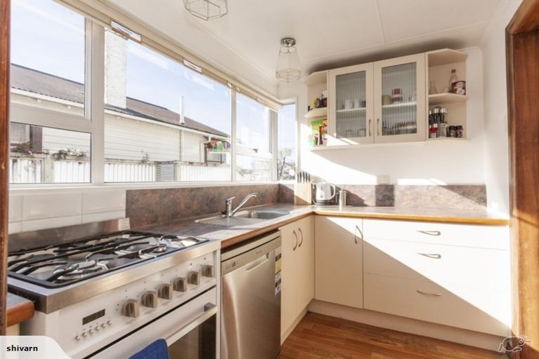 Photo of property in 11 Chelwood Street, Takaro, Palmerston North, 4412