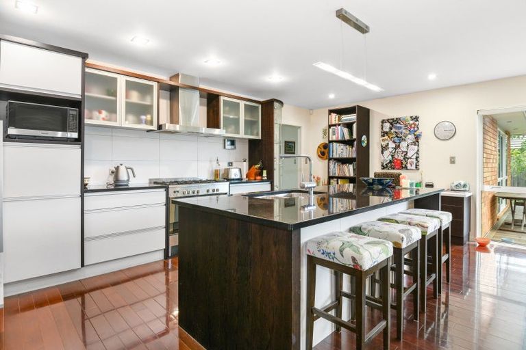 Photo of property in 32 Carroll Place, Owhata, Rotorua, 3010