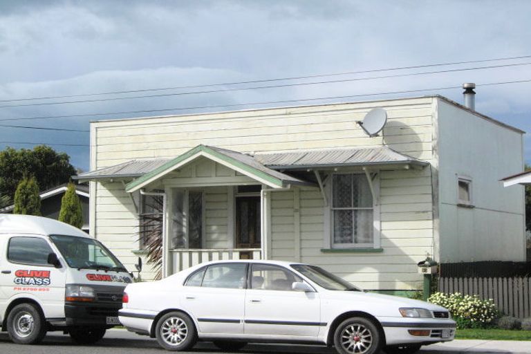 Photo of property in 20 Ferry Road, Clive, 4102