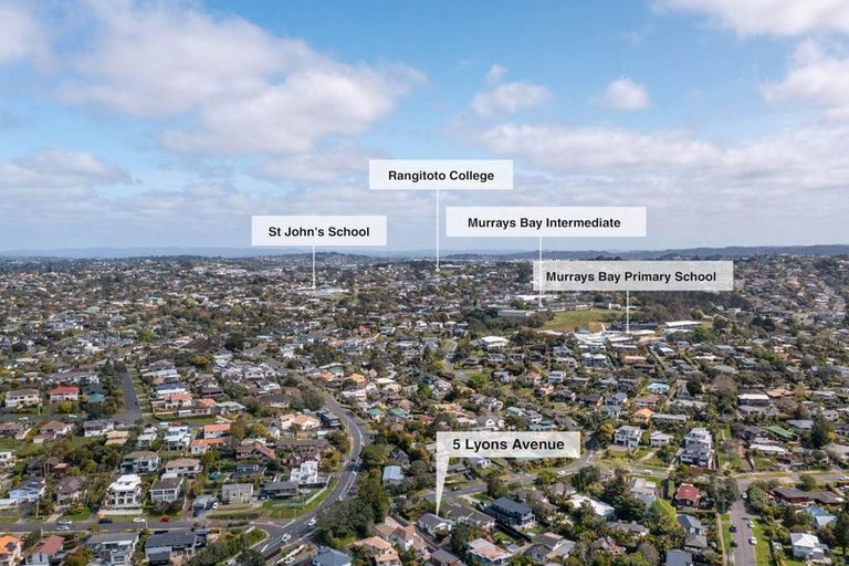 Photo of property in 5 Lyons Avenue, Murrays Bay, Auckland, 0630