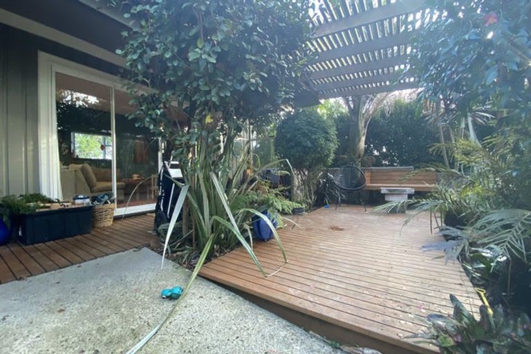 Photo of property in 41 Karaka Street, Helensville, 0800