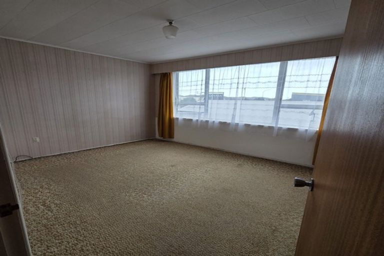 Photo of property in 1/323 Saint Aubyn Street, New Plymouth, 4310