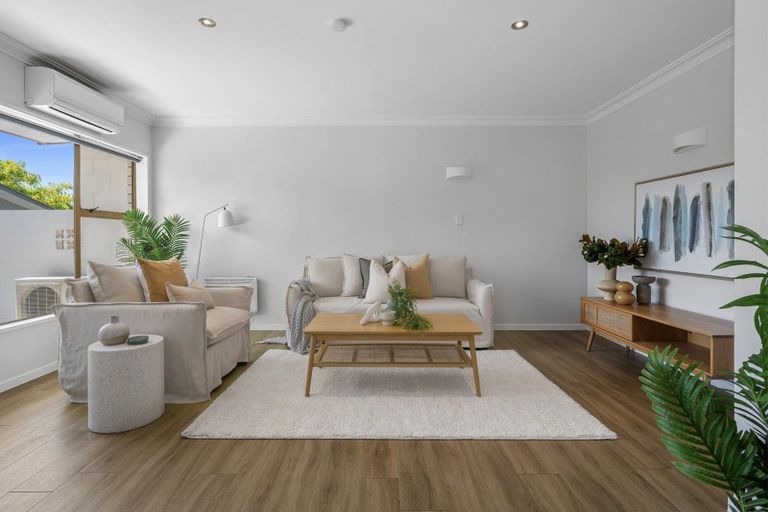 Photo of property in 2/388 Devonport Road, Tauranga South, Tauranga, 3112