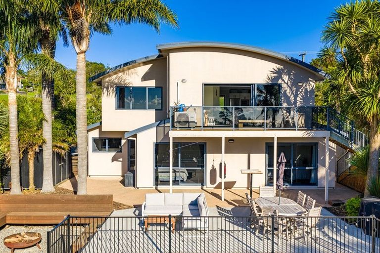 Photo of property in 381 Cove Road, Waipu, 0582