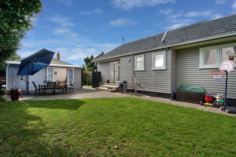 Photo of property in 7 Hinekohu Street, New Lynn, Auckland, 0600
