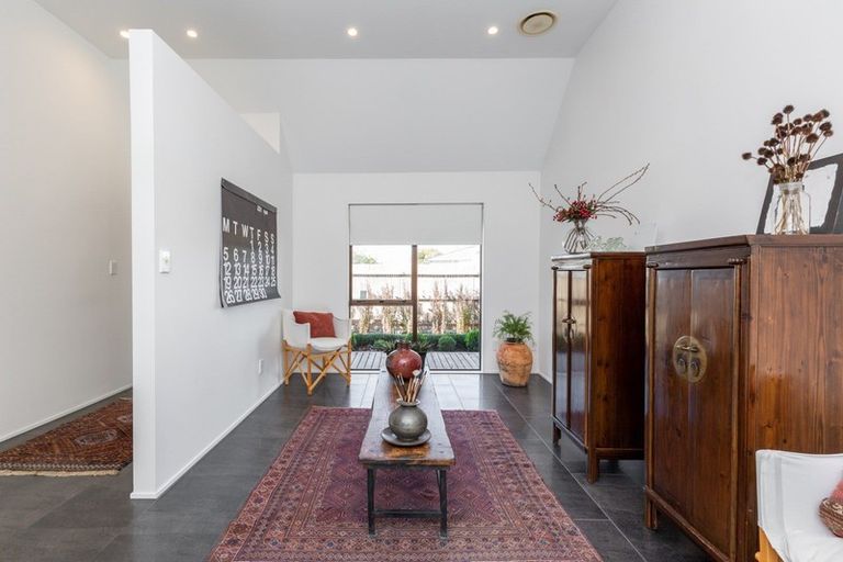 Photo of property in 120 Avondale Road, Taradale, Napier, 4112