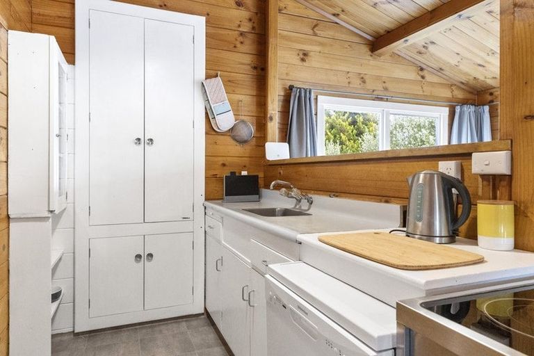 Photo of property in 19 Kinloch Road, Kinloch, Taupo, 3377