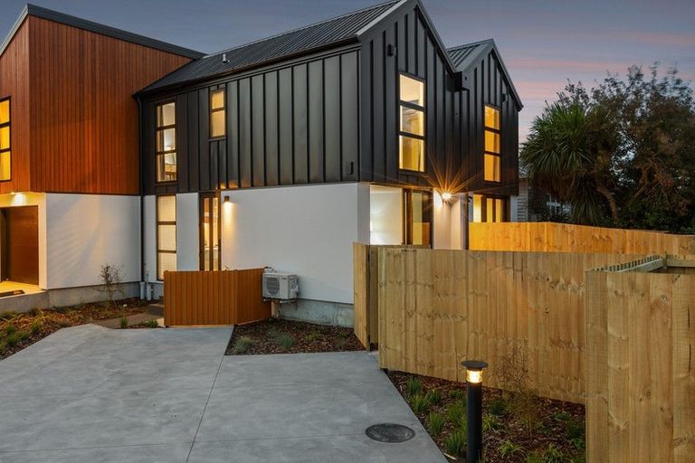 Photo of property in 2/31 Cleveland Street, Edgeware, Christchurch, 8013