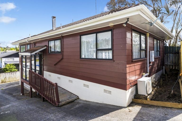 Photo of property in 1/19a Ribblesdale Road, Henderson, Auckland, 0612