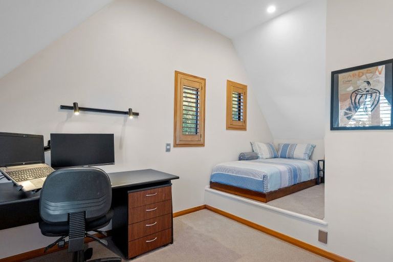 Photo of property in 10 Tuawera Terrace, Clifton, Christchurch, 8081