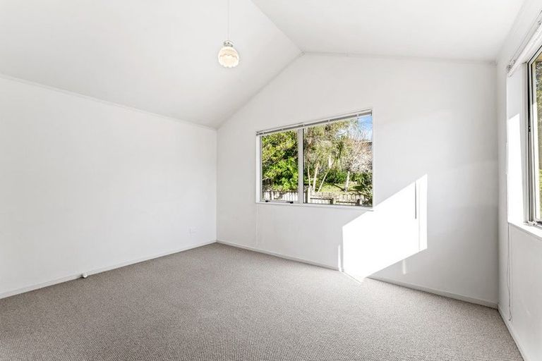 Photo of property in 2/372 Whangaparaoa Road, Stanmore Bay, Whangaparaoa, 0932