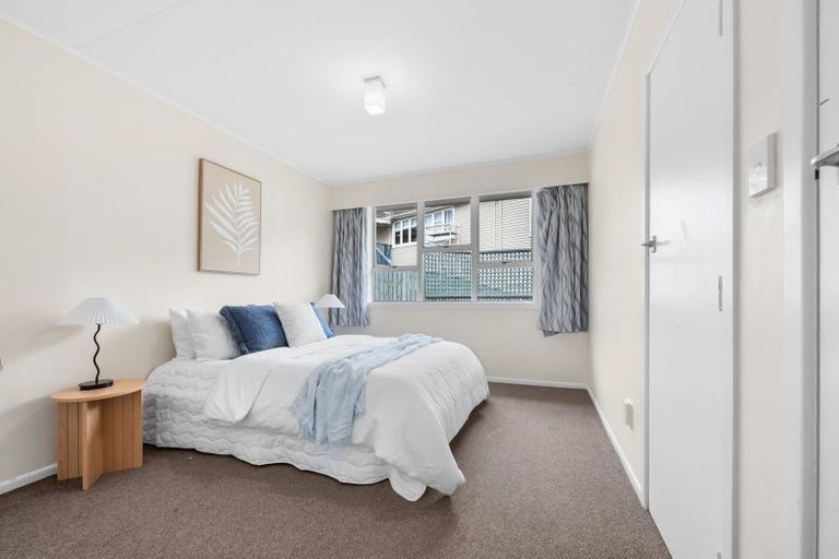 Photo of property in 4 Thomson Grove, Stokes Valley, Lower Hutt, 5019