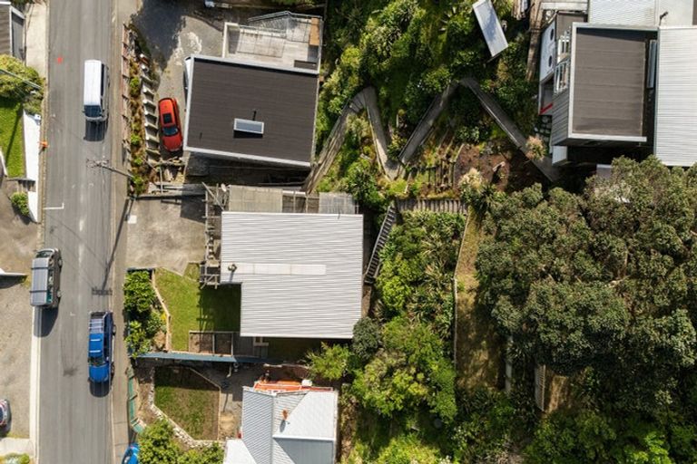 Photo of property in 66 Hungerford Road, Houghton Bay, Wellington, 6023