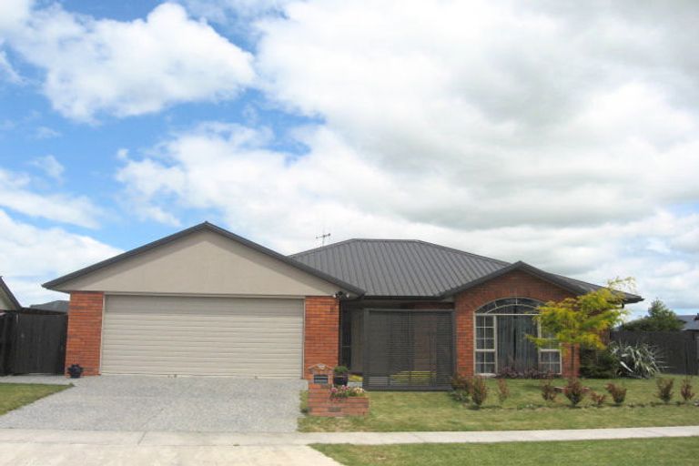 Photo of property in 37 Oaklands Drive, Cambridge, 3434