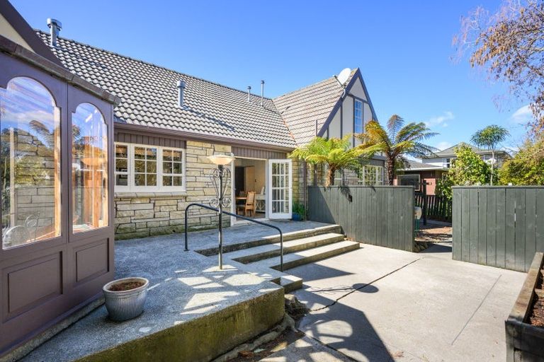 Photo of property in 31 Redwood Grove, Hokowhitu, Palmerston North, 4410