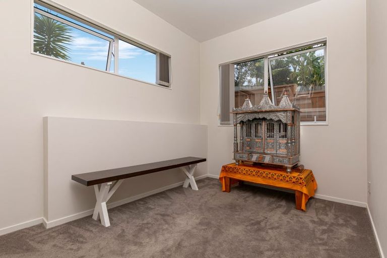 Photo of property in 30 Shah Place, Glen Eden, Auckland, 0602