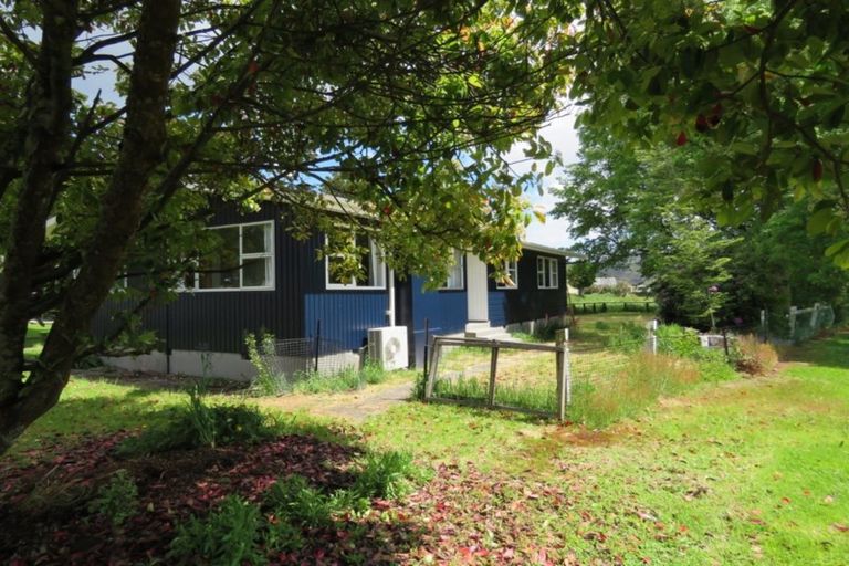 Photo of property in 14 Crampton Road, Reefton, 7830