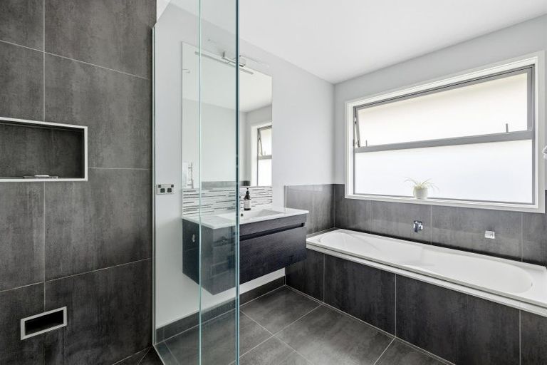 Photo of property in 86 Pakanga Grove, Pyes Pa, Tauranga, 3112