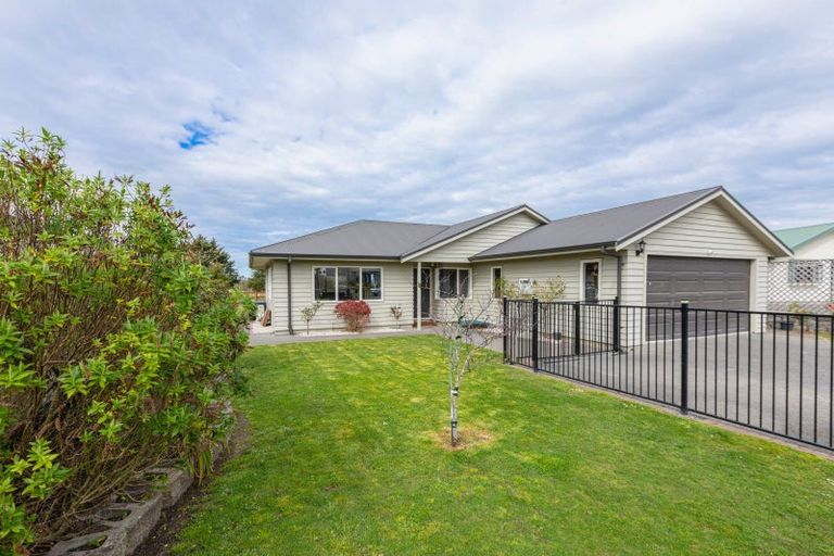 Photo of property in 14 Parkland Drive, Waipawa, 4210