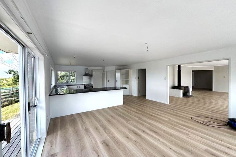 Photo of property in 74 Deacon Road, Riverhead, Kumeu, 0892