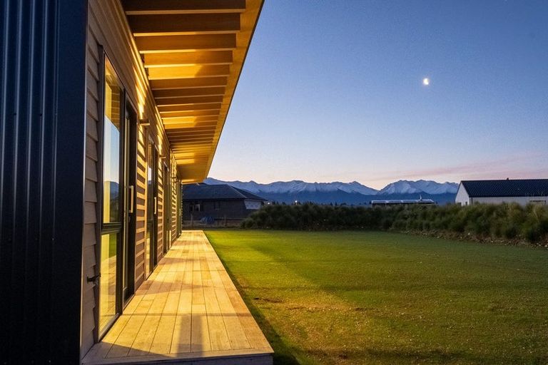 Photo of property in 20 Peak Drive, Twizel, 7901