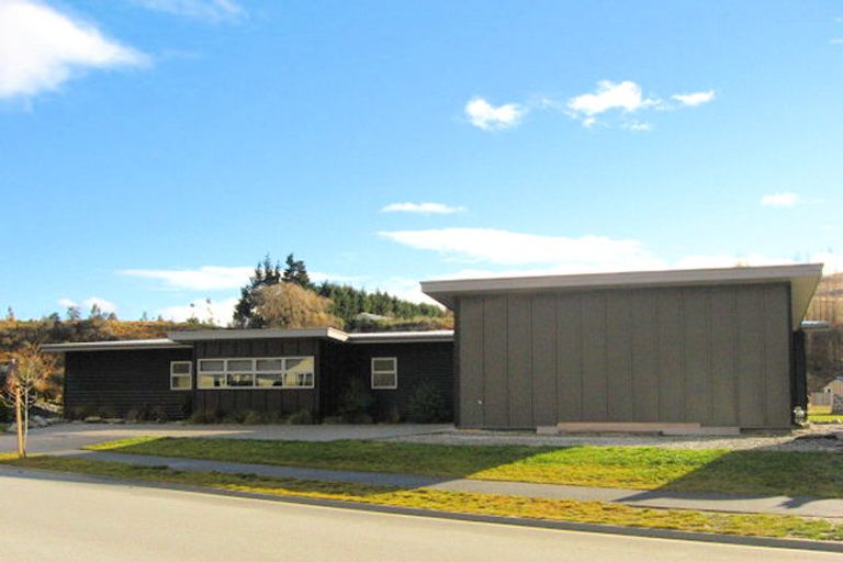 Photo of property in 55 Howards Drive, Lake Hayes, Queenstown, 9304