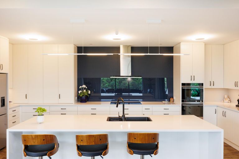 Photo of property in 10 Coutts Way, Fitzherbert, Palmerston North, 4410