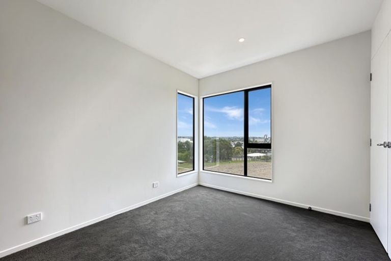 Photo of property in 52 Ara Mara Hua, Henderson, Auckland, 0612