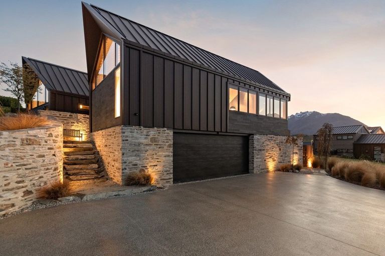 Photo of property in 39 Mcadam Drive, Jacks Point, Queenstown, 9371