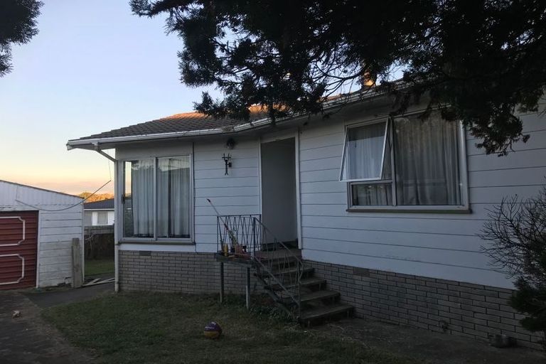 Photo of property in 11 Medina Place, Half Moon Bay, Auckland, 2012