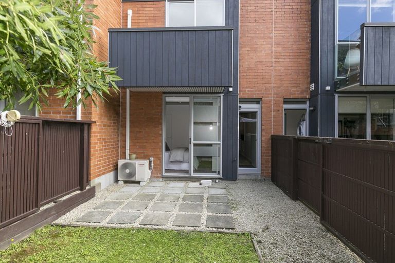 Photo of property in Altar Apartments, 27/120 Rintoul Street, Newtown, Wellington, 6021