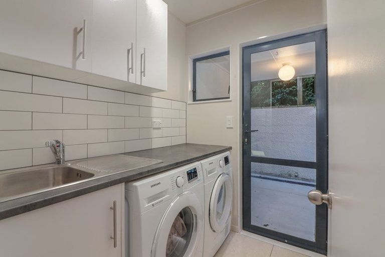 Photo of property in 83 Kakariki Grove, Waikanae, 5036