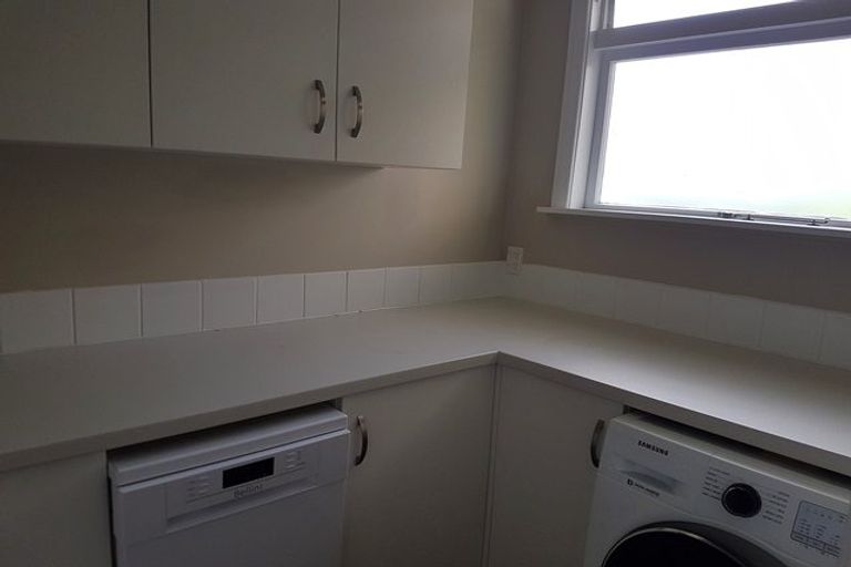 Photo of property in 10 Mcdonald Place, Awapuni, Palmerston North, 4412