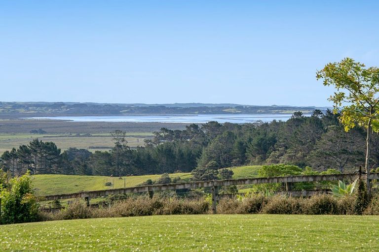 Photo of property in 69a Pipitiwai Drive, Helensville, Kaukapakapa, 0871