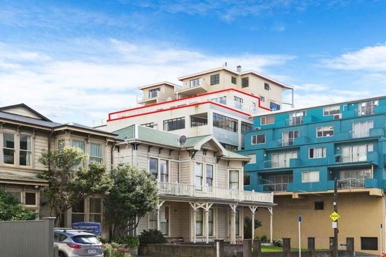 Photo of property in Endeavour Apartments, 125u6 Thorndon Quay, Pipitea, Wellington, 6011