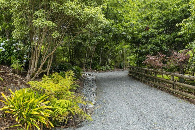 Photo of property in 1439 Old North Road, Helensville, 0875