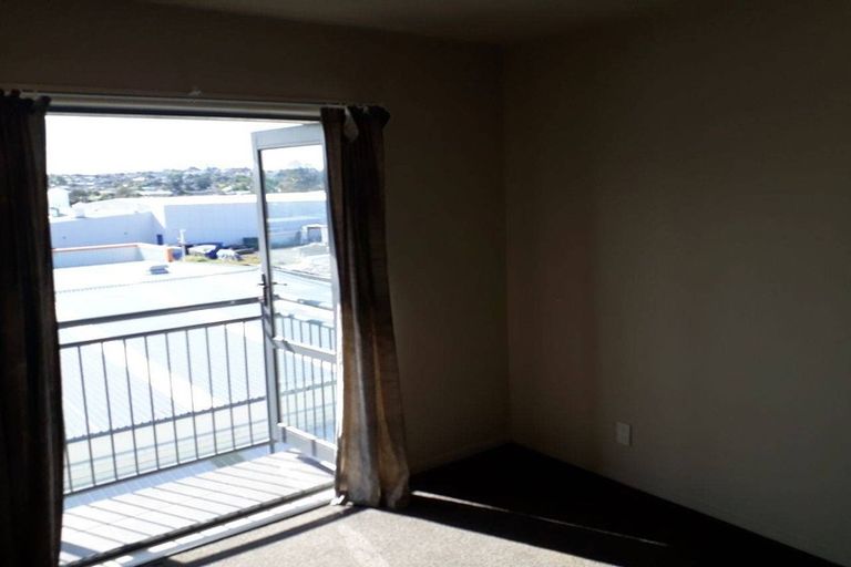 Photo of property in 10d Crown Lynn Place, New Lynn, Auckland, 0600