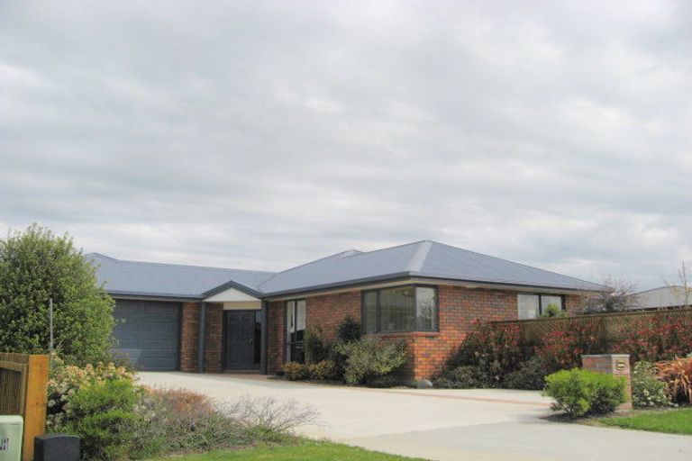 Photo of property in 22 Parkinson Place, Woodend, 7610