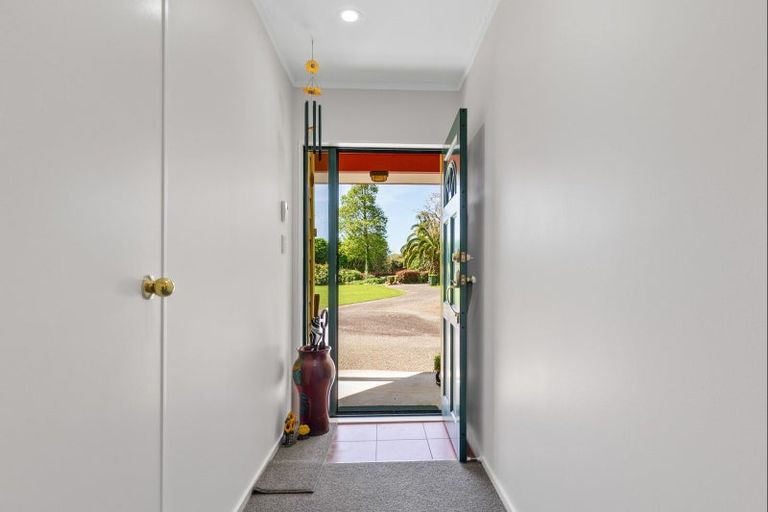 Photo of property in 9 Tui Glen Drive, Levin, 5571