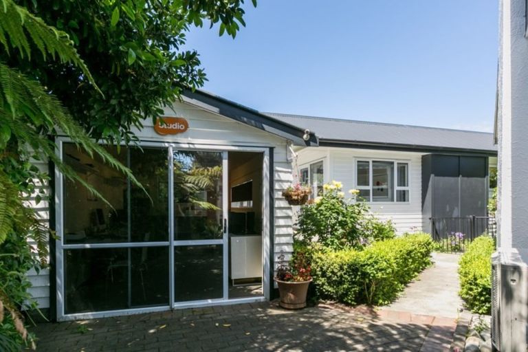 Photo of property in 7 Church Road, Taradale, Napier, 4112