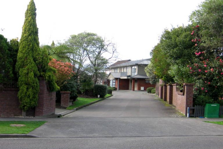 Photo of property in 6 Ngahere Court, Awapuni, Palmerston North, 4412