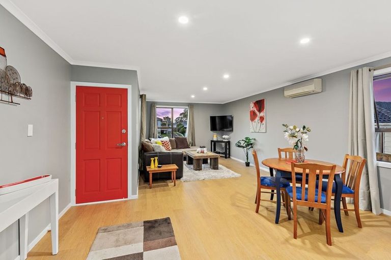 Photo of property in 6 Patrice Place, Massey, Auckland, 0614