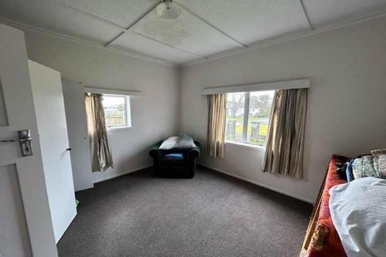Photo of property in 5 Strange Street, Waitara, 4320