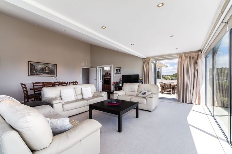 Photo of property in 11 Mercury Way, Whitby, Porirua, 5024