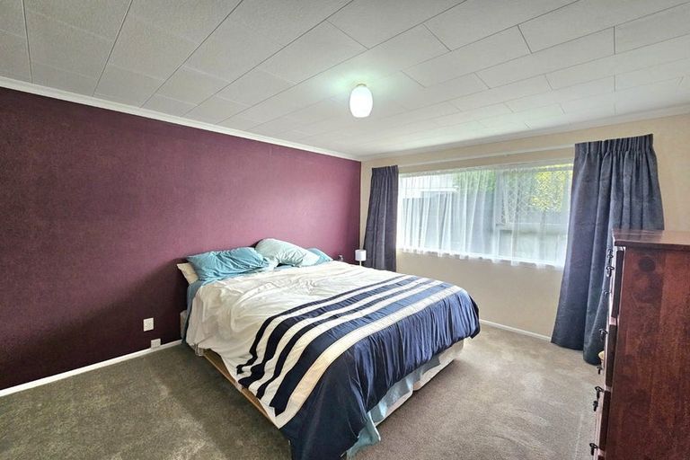 Photo of property in 4 Poplar Grove, Whalers Gate, New Plymouth, 4310