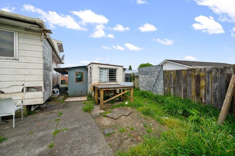 Photo of property in 23 Neems Place, Manurewa, Auckland, 2102