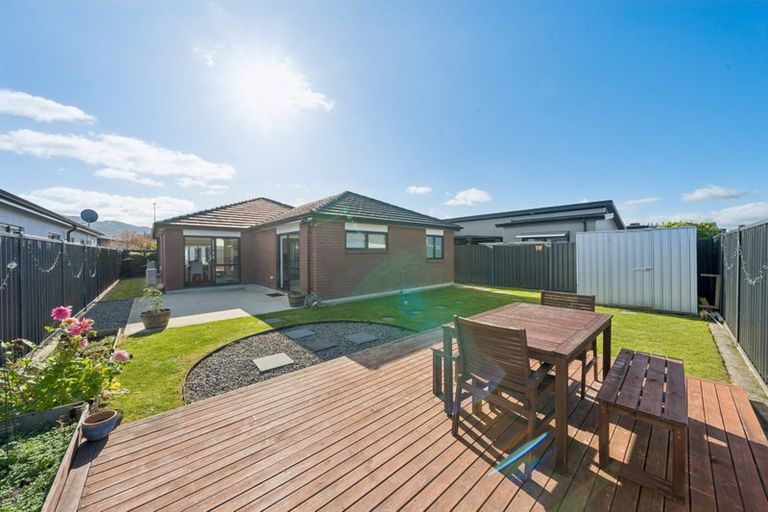 Photo of property in 17 Te Kaeaea Crescent, Wallaceville, Upper Hutt, 5018
