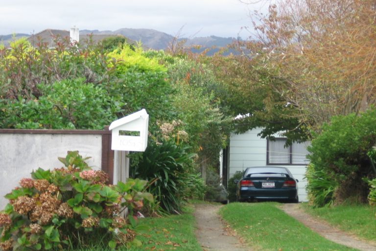 Photo of property in 105 Seaview Road, Paraparaumu Beach, Paraparaumu, 5032